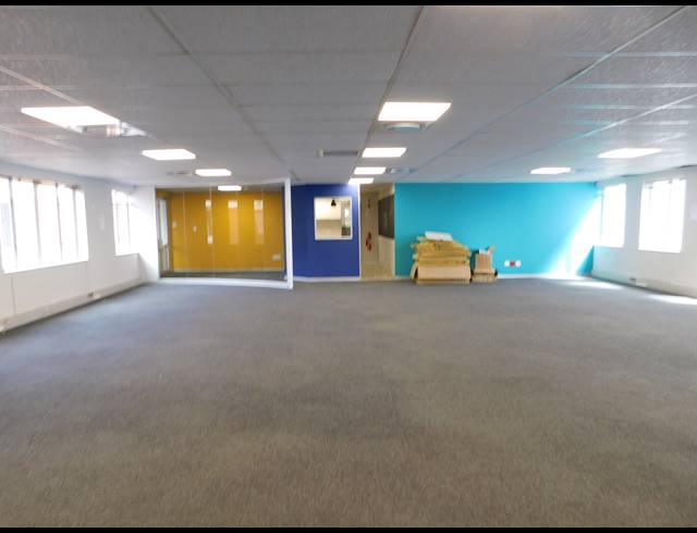 303M² OFFICE TO LET IN FERNDALE